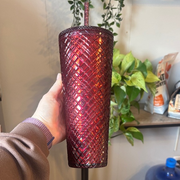 Starbucks 2022 Holiday ‘Merlot’ Wine Burgundy Red Jeweled Venti Tumbler 24oz - Picture 4 of 6
